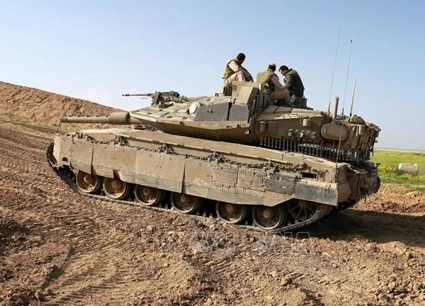 Houthi tuyên bố tấn công 2 tàu sân bay Mỹ và mục tiêu quân sự ở Israel