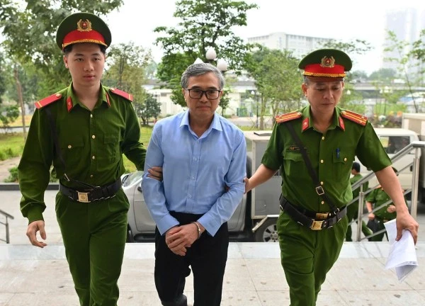 Luật sư đề nghị được tiếp xúc cựu Thứ trưởng Hoàng Quốc Vượng