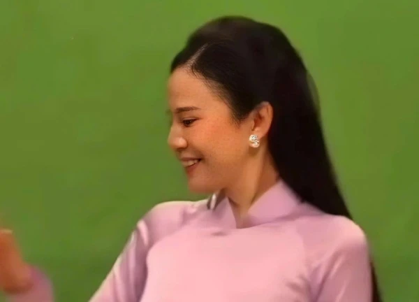 MC Bích Hồng gây phẫn nộ vì phát ngôn diễu binh gây kẹt xe