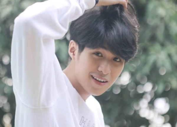 Nam thần Vbiz đóng phim nào flop phim đó, visual hot boy vườn trường cũng không cứu nổi ca này