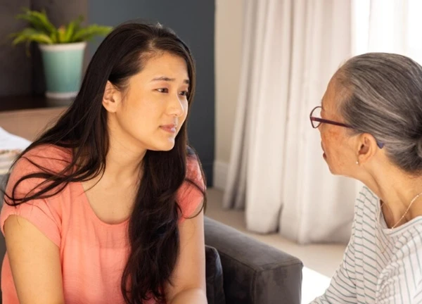 Tôi mách mẹ chồng rằng bố chồng sắm vàng, ngay lập tức bà đòi ly hôn, còn tiết lộ chuyện khó tin suốt 30 năm nay