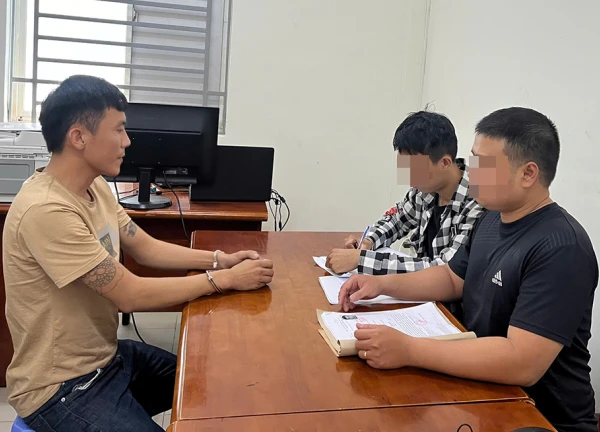 Bắt giữ kẻ quan hệ đồng giới với bé trai 14 tuổi