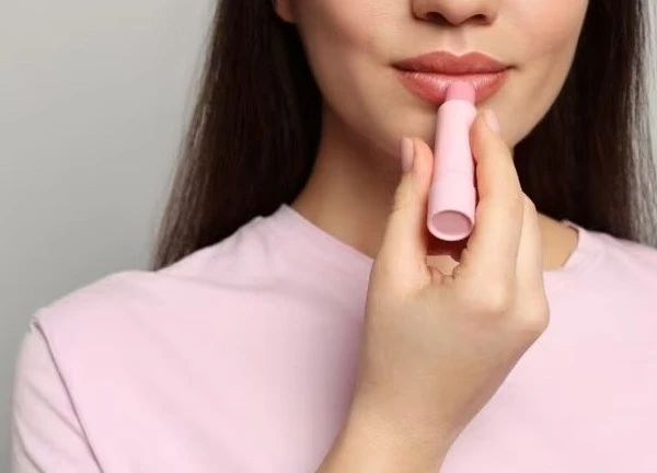 Bí quyết tô son môi tươi tắn và lâu trôi