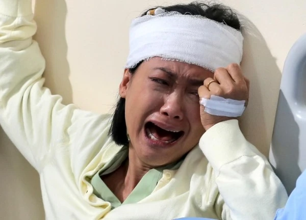 Cảnh gào khóc quá thật của sao Việt, nhìn ảnh này hiểu vì sao được gọi là "người đàn bà đẹp nhất màn ảnh"