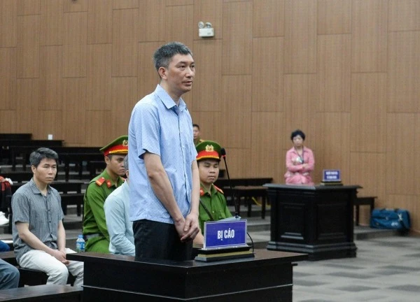 Cấp phép một nơi, xây một nẻo, cán bộ thấy sai chỉ nghĩ là "lỗi chính tả"