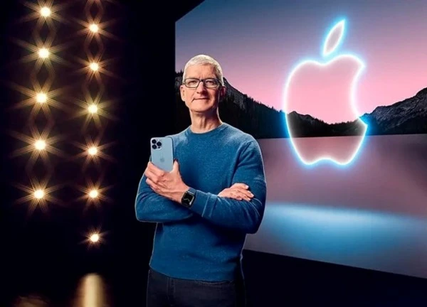 CEO Tim Cook lo lắng tột độ trước nguy cơ sản xuất iPhone 17 bị trì hoãn