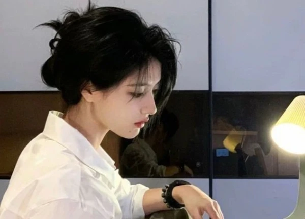 Chồng đưa 10 triệu/tháng nhưng đùng 1 cái đòi vợ phải xuất 180 triệu để đầu tư làm ăn, không được như ý thì đổ cho tôi mang tiền đi nuôi nhân tình