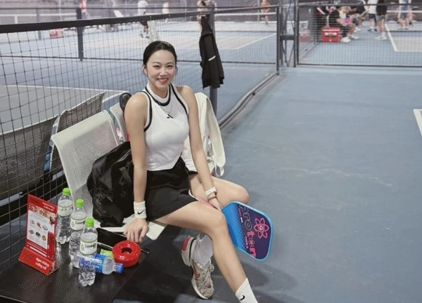 Hotgirl Phú Thọ bị chê mặc sexy ra sân pickleball, đáp trả bằng chiếc cúp vô địch, chặn đứng gièm pha
