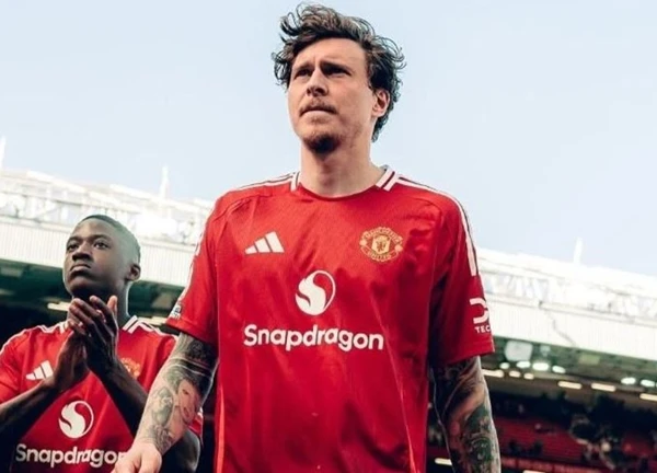 Lý do Lindelof bỏ về giữa trận gặp Lyon