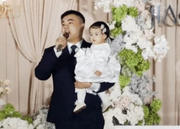Người đàn ông bế con gái đến hát trong đám cưới của người yêu cũ: Nhiều câu chuyện "có thật" được hé lộ