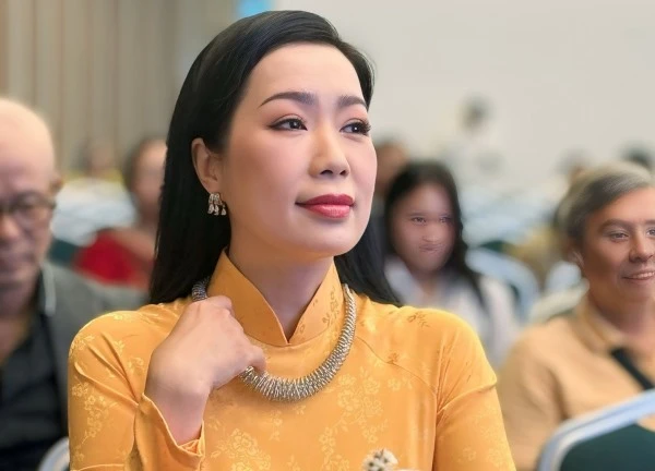 NSND Trịnh Kim Chi dùng sân khấu để giáo dục lòng yêu nước