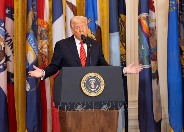Tỷ lệ ủng hộ Tổng thống Trump giảm xuống còn 42%