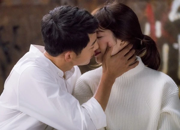 Vỡ mộng cặp đôi phim Hàn: Song Hye Kyo - Song Joong Ki và những cú sốc cực khó nuốt