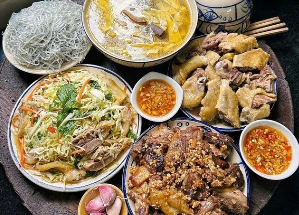 13 mâm cơm gia đình đơn giản mà ngon 'hết nước chấm', ai nhìn cũng muốn về nhà ăn cơm mẹ nấu