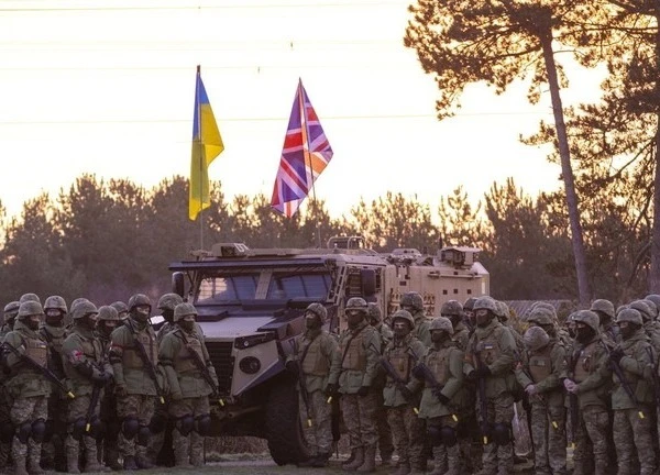 Anh hủy kế hoạch triển khai quân đội tới Ukraine