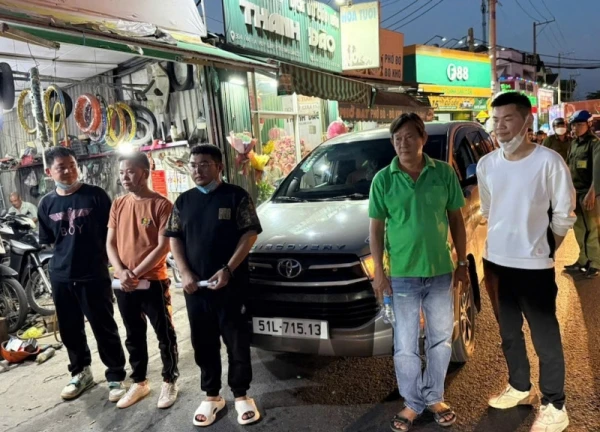 Bóc gỡ đường dây tổ chức, môi giới cho người nước ngoài ở lại Việt Nam trái phép