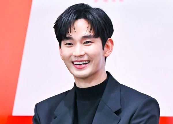 Hot: Truyền thông khui Kim Soo Hyun hẹn hò thêm 1 nữ diễn viên, đang cố bảo vệ đối phương khỏi bão drama