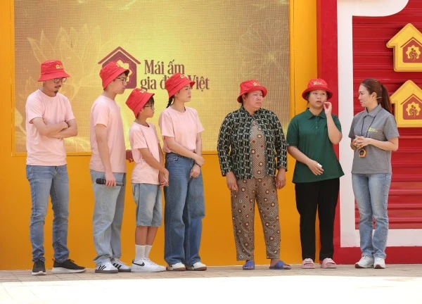 Lâm Vỹ Dạ làm điều đặc biệt cho người vợ chật vật nuôi con khi chồng mất