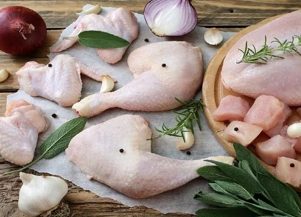Những thực phẩm dễ bị nhiễm khuẩn nhất