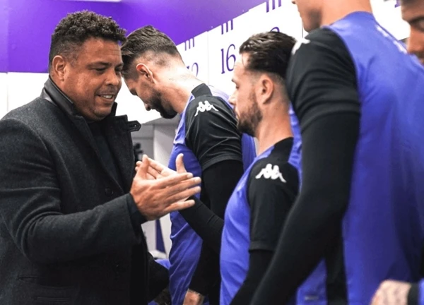 Ronaldo "béo" thu về nghìn tỷ sau khi chia tay giấc mơ chủ tịch