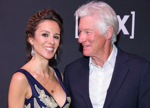 Tài tử Richard Gere tiết lộ cuộc sống bên vợ kém 34 tuổi