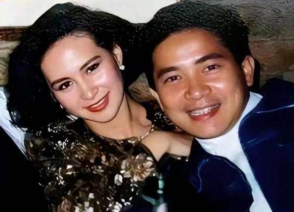 Ái nữ trùm sòng bạc khiến 1 danh ca say đắm bị ép hôn năm xưa, nay thành bà hoàng đất Macau