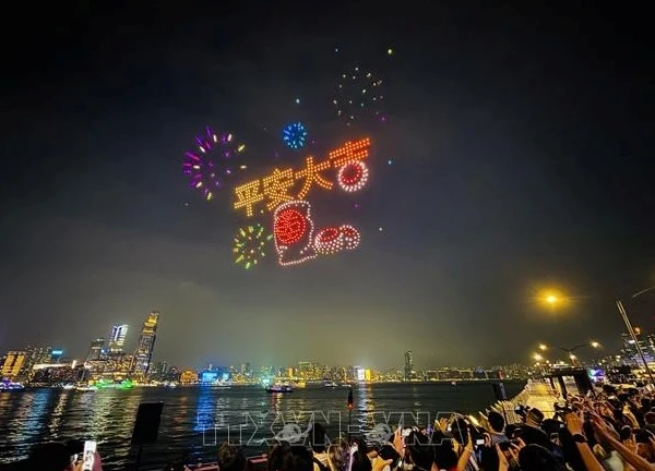 Ấn tượng màn trình diễn thiết bị bay không người lái ở Hong Kong (Trung Quốc)