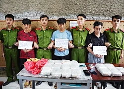 Bắt giữ ba đối tượng vận chuyển 50 bánh hồng phiến