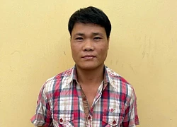 Bắt giữ kẻ uống rượu say đi xe vào đường cấm, xô đẩy cảnh sát