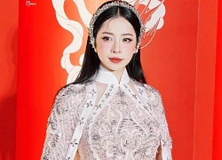 Chi Pu có phần kết màn giương cao ngọn cờ Tổ quốc quá đỉnh, chuẩn khí chất con gái nhà quân nhân!