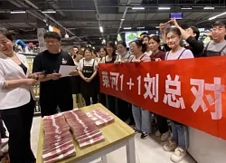 Đầu tư vàng lời 35 tỷ, ông chủ siêu thị lập tức chia toàn bộ cho nhân viên vì lời "nói dối" năm xưa