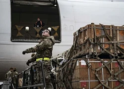 Kyiv Post: Tổng thống Trump phê duyệt thương vụ bán vũ khí đầu tiên cho Ukraine