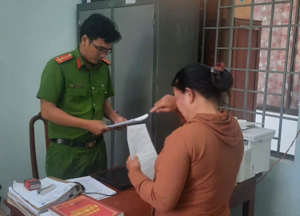 Lên mạng đặt mua sổ đỏ giả đem thế chấp để lừa đảo