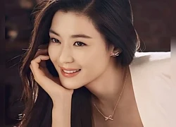 Mỹ nhân vượt mặt Song Hye Kyo nhận lương cao nhất Hàn Quốc 2025: Nhìn lại hành trình nhan sắc gần 30 năm mà sốc!