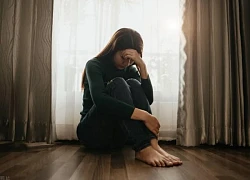 Nhìn hành động của anh chồng với chị dâu, tôi không ngăn được nước mắt, bật khóc vì tủi hờn