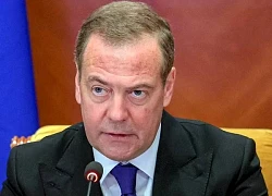 Ông Medvedev: Không ai có thể đảm bảo Kiev an toàn nếu Ukraine tấn công Matxcơva ngày 9-5