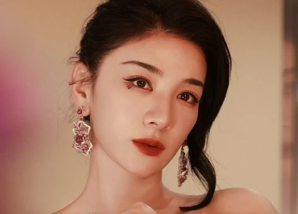 "Tiểu Yến Tử" bị đánh đến biến dạng vì lấy phải chồng tồi, ái nữ cũng phải chịu chung kiếp nạn