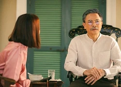 Về quê dịp lễ, nhìn mâm cơm bố mẹ ăn với hơn 10 bộ bát đũa ngoài trời mà tôi ứa nước mắt