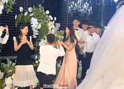Chàng trai cầu hôn bạn gái là phù dâu trong đám cưới nhưng quỳ xuống trước nhầm người, kết cục câu chuyện rất khó đoán