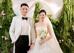 Chú rể ôm mặt khóc nức nở trong đám cưới, cô dâu liên tục vỗ vai an ủi: Xúc động lý do