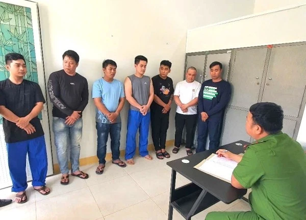Hành trình 300 cảnh sát truy bắt nhóm côn đồ mặc áo đen đập phá quán phở