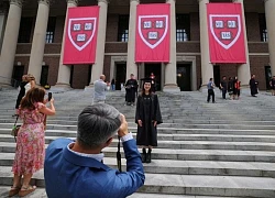 Mỹ kiểm tra gắt gao Harvard, không chỉ sinh viên quốc tế bị ảnh hưởng