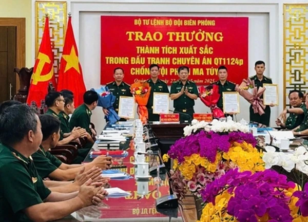Triệt phá đường dây ma túy lớn: Thưởng đột xuất Bộ đội biên phòng Quảng Trị