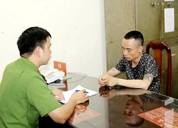 Vờ hỏi mua vàng rồi cướp giật để lấy tiền trả nợ