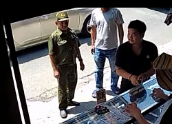 Bắt kẻ chuyên lừa đảo đổi vé số giả trúng thưởng ở TP.HCM