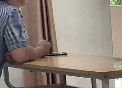 Có một kiểu đi họp phụ huynh rất tịnh tâm, cho đến khi nhận bảng điểm: Khoảnh khắc "buông bỏ" khiến ai cũng đồng cảm
