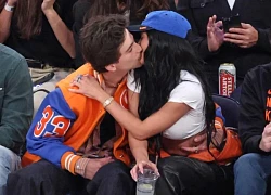Kylie Jenner và người tình xem bóng thì ít mà thân mật thì nhiều: Đắm chìm trong tình yêu hay chỉ là "chiêu trò" gây chú ý?