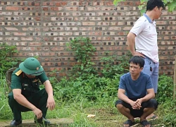Người thân bật khóc bên 'hố tử thần': 'Chỉ mong em tôi được trở về'