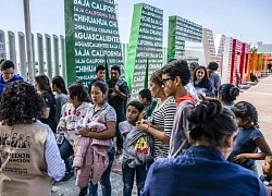 Tòa án tối cao Mỹ cho phép thu hồi tình trạng pháp lý của nửa triệu người nhập cư
