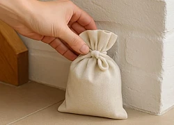 Tốn đúng 4.000 đồng, tôi "đổi đời" cho góc cầu thang ẩm mốc của gia đình mình